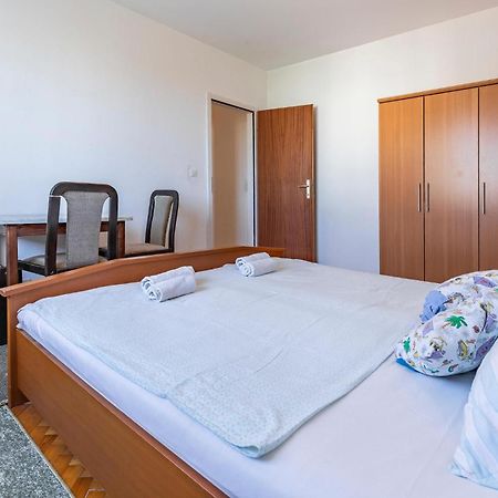 Awesome Apartment In Medulin With Kitchen מראה חיצוני תמונה