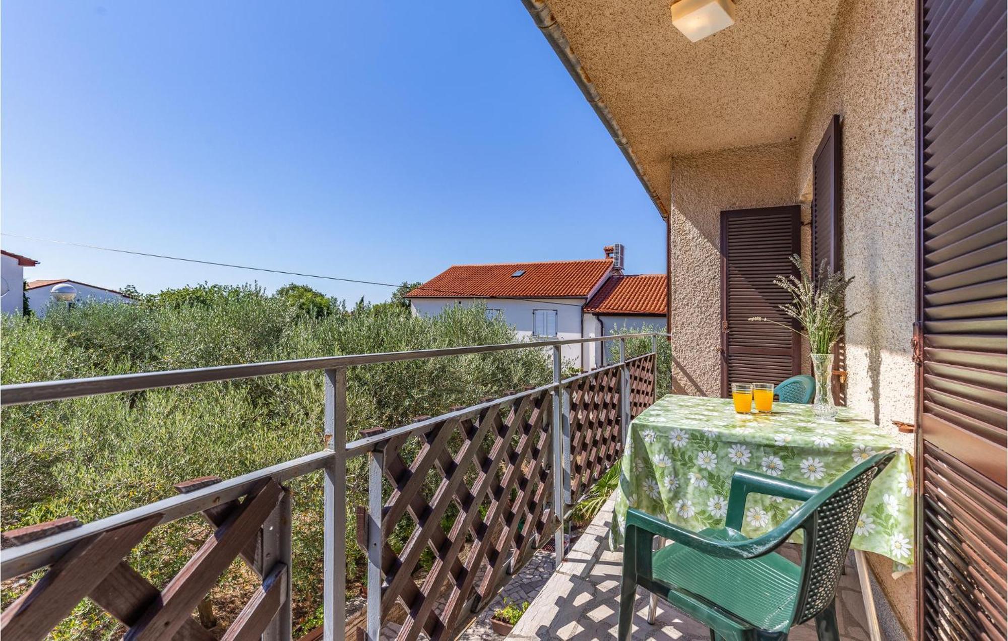 Awesome Apartment In Medulin With Kitchen מראה חיצוני תמונה